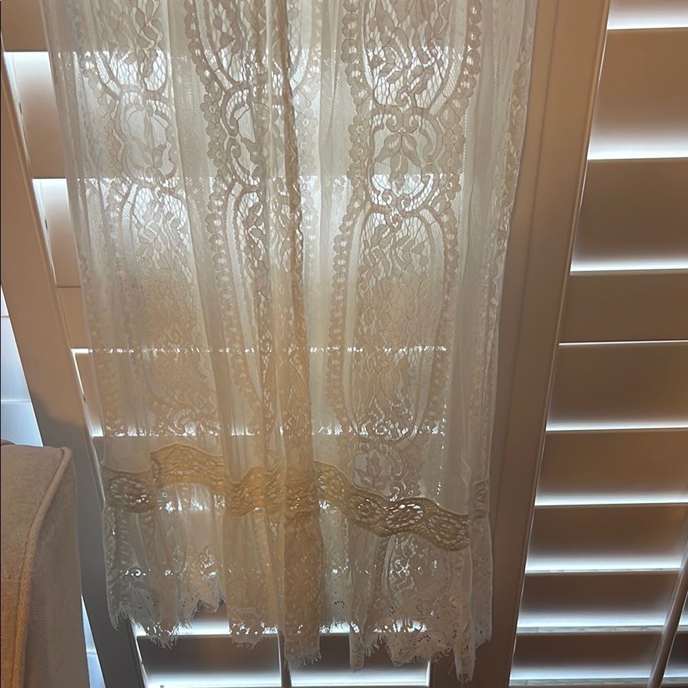 Main Strip White Lace Maxi Dress - Picture 5 of 5